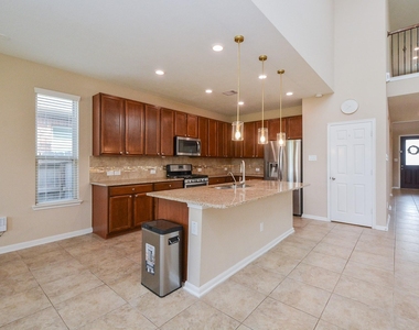 8019 Cheyenne Hills Trail - Photo Thumbnail 10