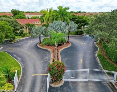 8274 Key Royal Circle - Photo Thumbnail 2