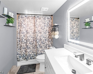8274 Key Royal Circle - Photo Thumbnail 19