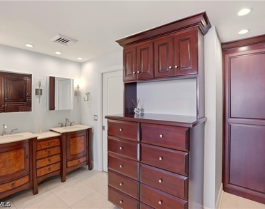 4001 Gulf Shore Boulevard N - Photo Thumbnail 14