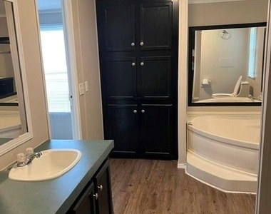 16469 Spring Rain Court - Photo Thumbnail 11