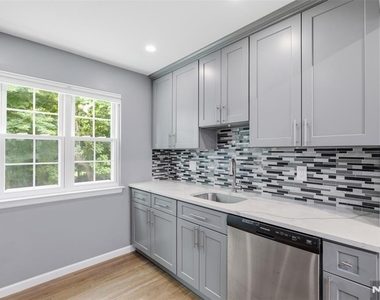 41 N Franklin - Photo Thumbnail 11