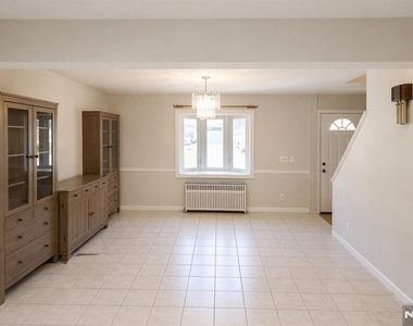 31 Dupont - Photo Thumbnail 1
