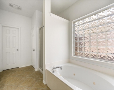 4426 Desert Cliff Court - Photo Thumbnail 20