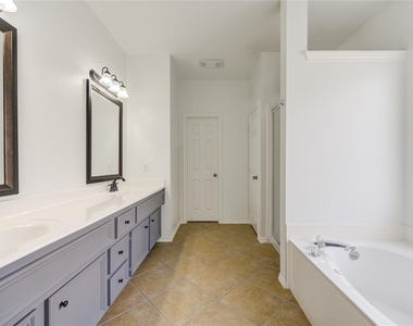 4426 Desert Cliff Court - Photo Thumbnail 18