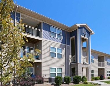 324 Towne Dr - Photo Thumbnail 2
