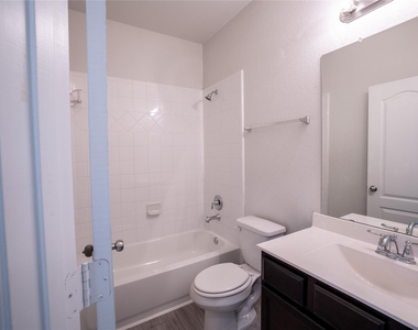 3427 Avary River Lane - Photo Thumbnail 15