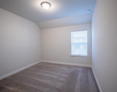 3427 Avary River Lane - Photo Thumbnail 16
