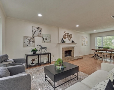 71 Breezy Point Place - Photo Thumbnail 11