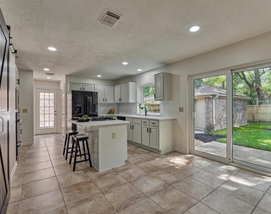 71 Breezy Point Place - Photo Thumbnail 14
