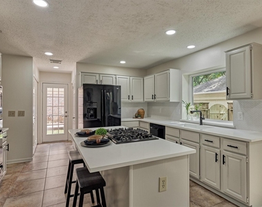 71 Breezy Point Place - Photo Thumbnail 15