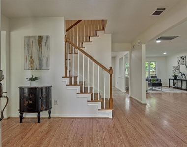 71 Breezy Point Place - Photo Thumbnail 2