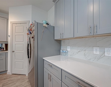 6850 Amber Cliff Lane - Photo Thumbnail 13