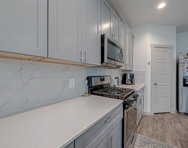 6850 Amber Cliff Lane - Photo Thumbnail 19