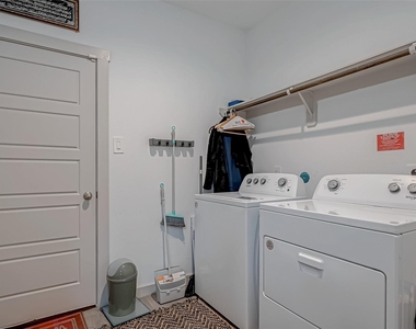 6850 Amber Cliff Lane - Photo Thumbnail 25