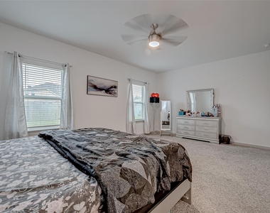 6850 Amber Cliff Lane - Photo Thumbnail 39