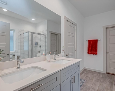 6850 Amber Cliff Lane - Photo Thumbnail 40