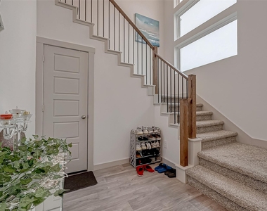 6850 Amber Cliff Lane - Photo Thumbnail 4