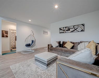 6850 Amber Cliff Lane - Photo Thumbnail 7