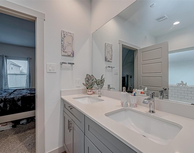6850 Amber Cliff Lane - Photo Thumbnail 43
