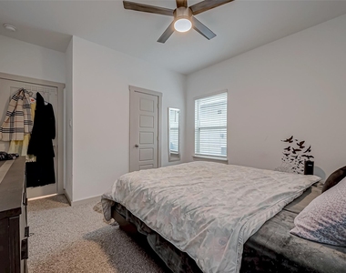 6850 Amber Cliff Lane - Photo Thumbnail 28