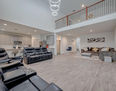6850 Amber Cliff Lane - Photo Thumbnail 9
