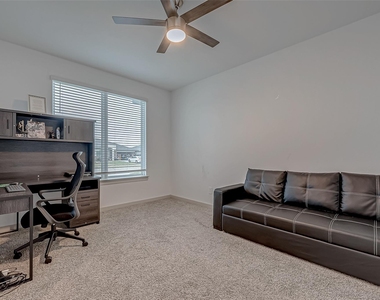6850 Amber Cliff Lane - Photo Thumbnail 29
