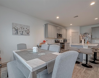 6850 Amber Cliff Lane - Photo Thumbnail 23