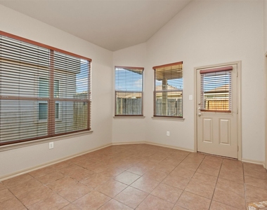 8734 Auburn Mane Drive - Photo Thumbnail 11