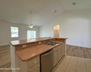 616 Manatee Bay Drive - Photo Thumbnail 11