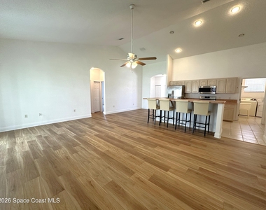 616 Manatee Bay Drive - Photo Thumbnail 8