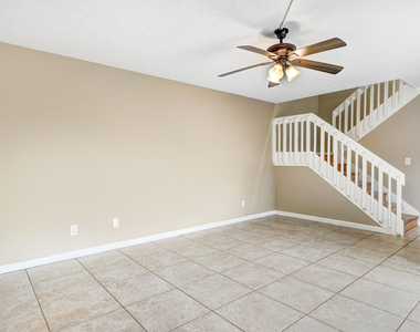 2111 Vista Oaks Circle Ne - Photo Thumbnail 7