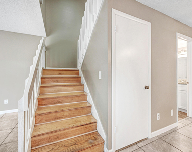 2111 Vista Oaks Circle Ne - Photo Thumbnail 22