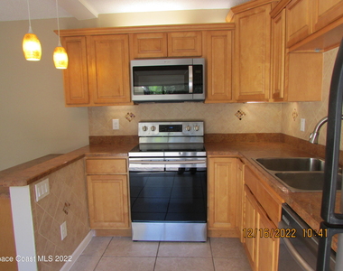 2111 Vista Oaks Circle Ne - Photo Thumbnail 12
