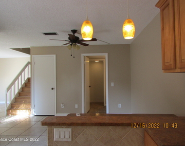 2111 Vista Oaks Circle Ne - Photo Thumbnail 15