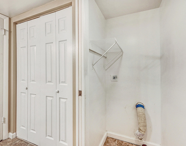 2111 Vista Oaks Circle Ne - Photo Thumbnail 20