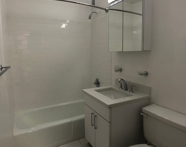West 22 Street - Photo Thumbnail 3