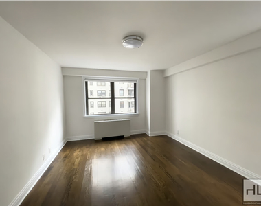 East 89th Street - Photo Thumbnail 1