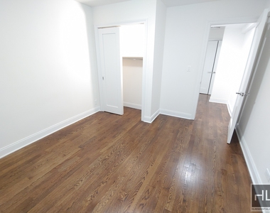 East 69 Street - Photo Thumbnail 5