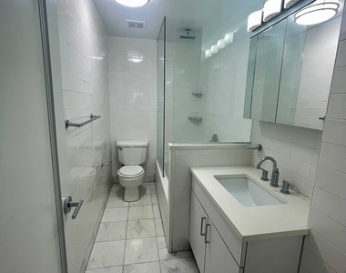 East 38 Street - Photo Thumbnail 6