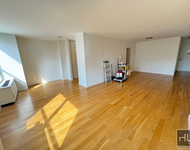 West 87th Street - Photo Thumbnail 1