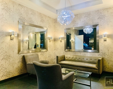 East 56 Street - Photo Thumbnail 5