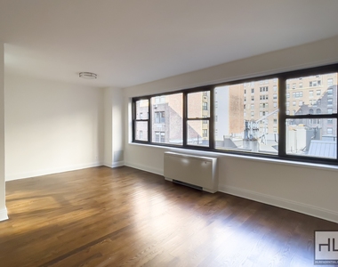 East 56 Street - Photo Thumbnail 3