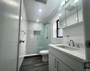 East 38 Street - Photo Thumbnail 3