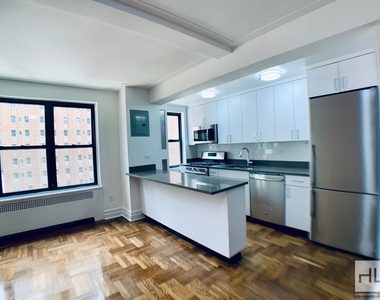 East 38 Street - Photo Thumbnail 2