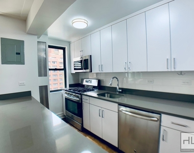 East 38 Street - Photo Thumbnail 1