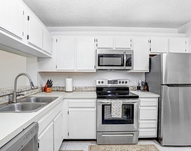 2424 W Tampa Bay Boulevard - Photo Thumbnail 4