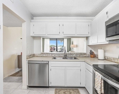 2424 W Tampa Bay Boulevard - Photo Thumbnail 3