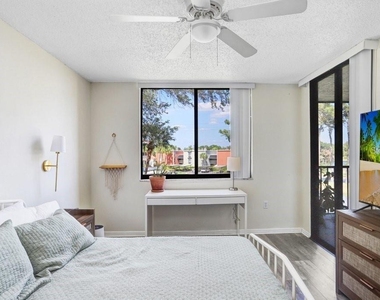 2424 W Tampa Bay Boulevard - Photo Thumbnail 7