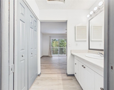11239 Cedar Hollow Lane - Photo Thumbnail 27